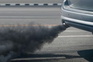 fumée noire voiture